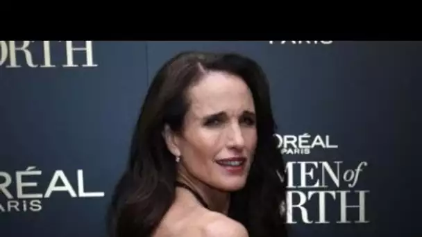 Andie MacDowell supprime son compte Twitter après avoir été surprise dans un parc de...