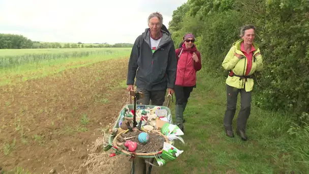 The wheelbarrow walk : Henri Mentink marche pour le climat et traverse la Picardie avec une brouette