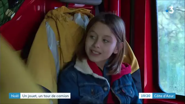 Les pompiers de l'Escarène proposent un tour de camion contre un jouet