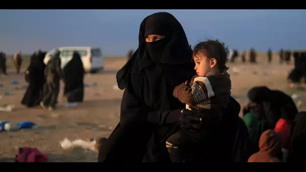 REPORTAGE - En fuite, les épouses des derniers combattants de l'État islamique promettent de "rec…
