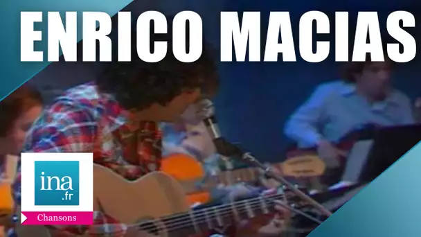 La leçon de guitare d'Enrico Macias | Archive INA