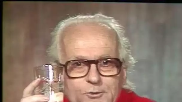 René Dumont "Je bois devant vous un verre d'eau précieuse..."