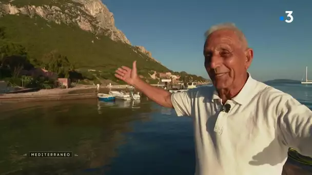 MEDITERRANEO – Tavolara, en Italie, est un joli rocher face à la Sardaigne.