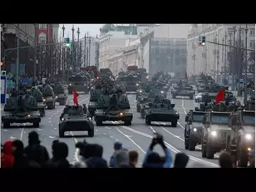 Les chars russes sont dans les rues de Moscou pour les répétitions de la parade militaire du 9 mai