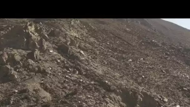 Népal : glacier et vallée dans la région de Manang