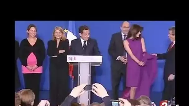 Carla Bruni, instrument de communication politique de Nicolas Sarkozy ?