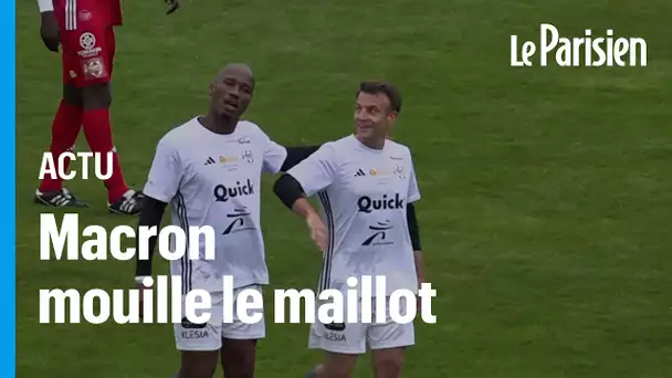 Football : quand Macron chausse les crampons et marque sur pénalty