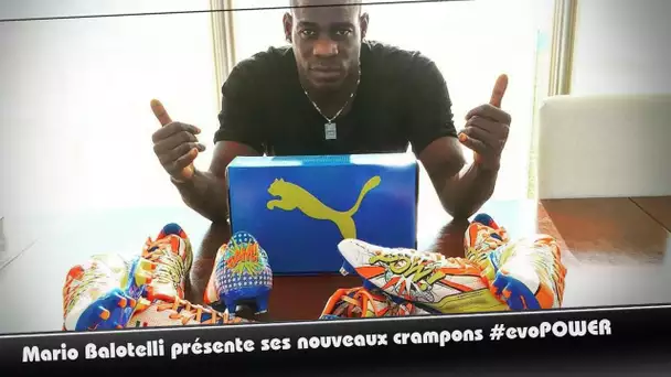 Mario Balotelli présente ses nouveaux crampons !