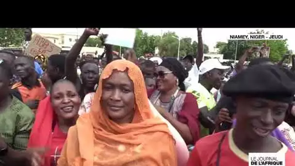 Fête d'indépendance au Niger : des milliers de personnes à Niamey pour soutenir le coup d'Etat