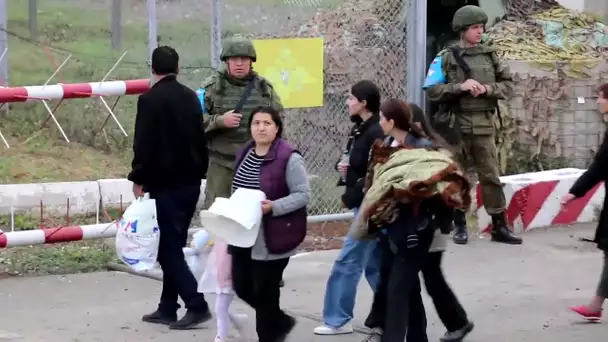 Les forces de maintien de la paix russes continuent d'évacuer des habitants du Haut-Karabagh