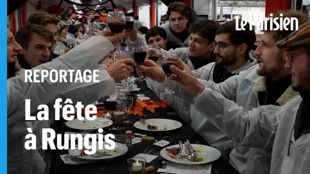 À 6h du matin, Rungis débouche le beaujolais nouveau lors d'un banquet XXL