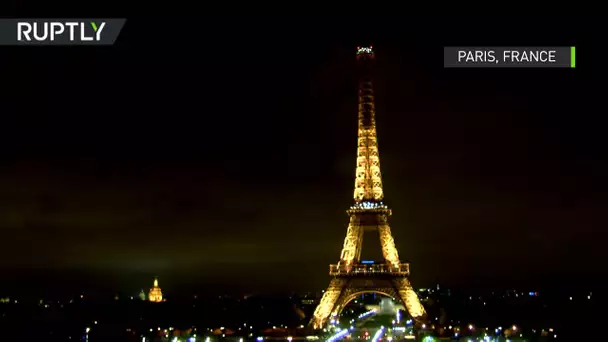 La tour Eiffel éteinte en hommage aux victimes de l&#039;attentat de Saint-Pétersbourg