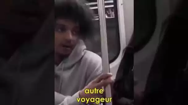 Regardez comme cet homme a dragué une femme dans le metro