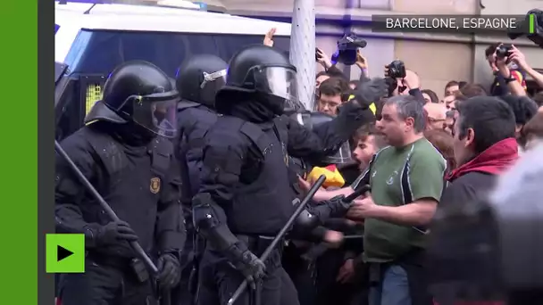 Heurts entre policiers et manifestants après l’arrestation de Carles Puigdemont