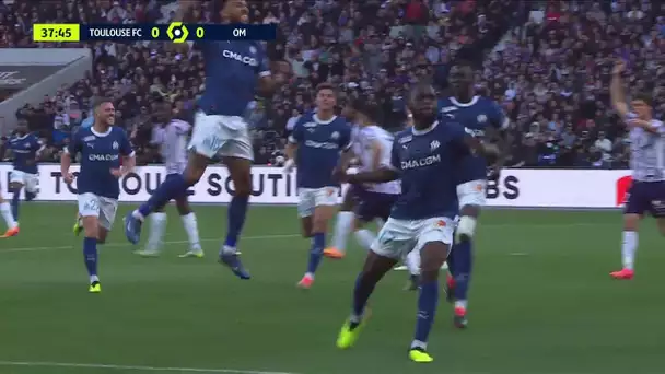 La tête d'Onana qui touche la barre avant de rentrer contre Toulouse !