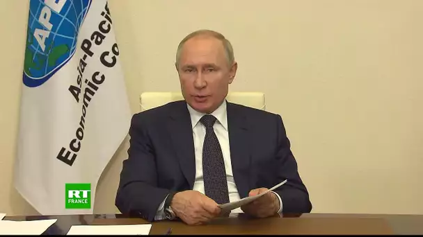 Vladimir Poutine prend la parole lors du sommet de l’APEC