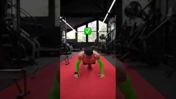 Stop flaring your elbows during push-ups ! ❌