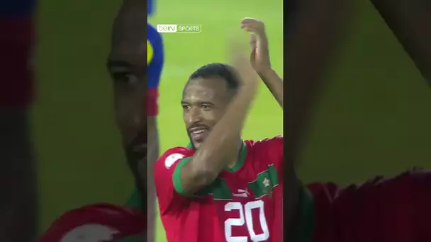 😂🇲🇦 Quand En-Nesyri marque et célèbre... sur le banc des remplaçants ! #shorts