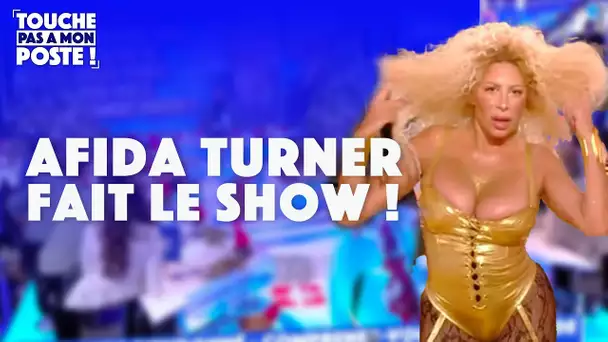 Le baiser entre Afida Turner et Danielle Moreau !