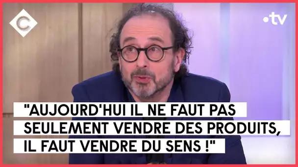 Le marché du prêt-à-porter en crise - Philippe Moati - C à Vous - 20/02/2023