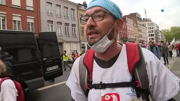 À Lille, les fonctionnaires manifestent contre 'un projet de destruction des services publics'