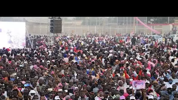 Junte au Niger : démonstration de force au stade de Niamey avec 30 000 supporters