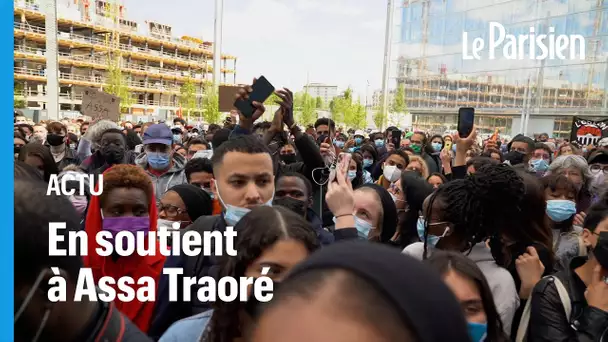 Des centaines de personnes en soutien à Assa Traoré, jugé en diffamation au tribunal de Paris