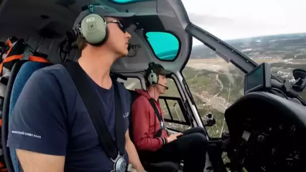 Ils déplacent une foreuse en hélicoptère !