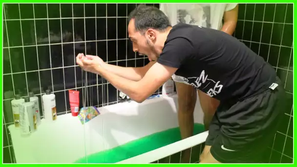 CHALLENGE SLIME - PRENDRE UN BAIN REMPLI DE MORVE - C'EST VRAIMENT DÉGUEULASSE !!