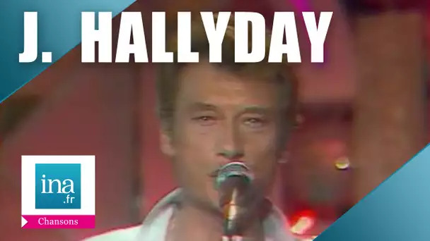 Johnny Hallyday "Pendue à mon cou" | Archive INA