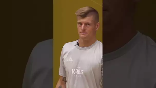 😱 Toni Kroos, c'est quoi cette dinguerie ? #shorts