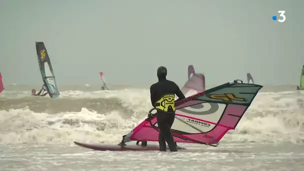 Véliplanchistes et kyte-surfeurs se défendent de mettre la SNSM en danger pendant les tempêtes
