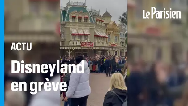 En plein Disneyland Paris, des cast members manifestent leur colère pour une hausse des salaires