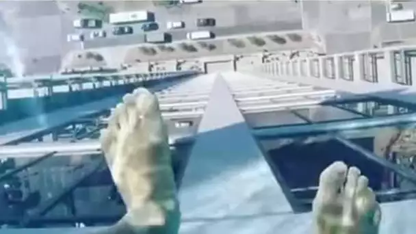 Une piscine transparente au 42ème étage d’un bâtiment, impressionnant !