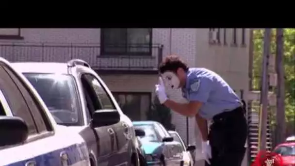 Des policiers sortis d&#039;un cirque!