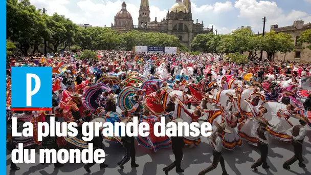Record au Mexique : 882 danseurs au son des Mariachis