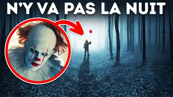 Des Clowns Sinistres Errent Dans Cette Forêt Pour Effrayer Les Gens