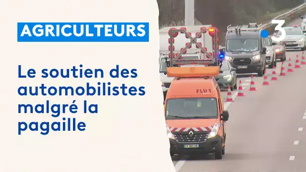 Blocages des routes par les agriculteurs : les automobilistes soutiennent le mouvement