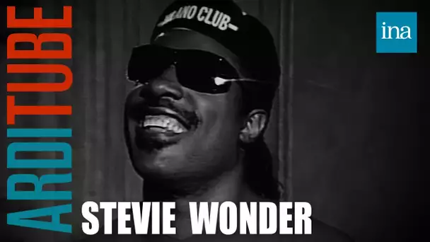 Stevie Wonder chez Thierry Ardisson dans "Lunettes Noires Pour Nuits Blanches" | Ina Arditube