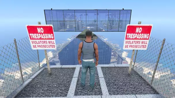 Cette MAISON de VERRE est EXTREMEMENT FRAGILE sur GTA 5... Va-t-elle RESISTER !?