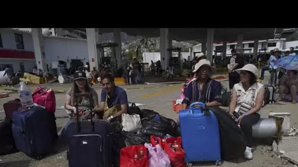 Mexique : les premiers touristes évacués par avion d'Acapulco dévasté par l'ouragan Otis