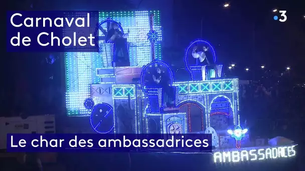 Carnaval de nuit de Cholet 2024 : le char des ambassadrices