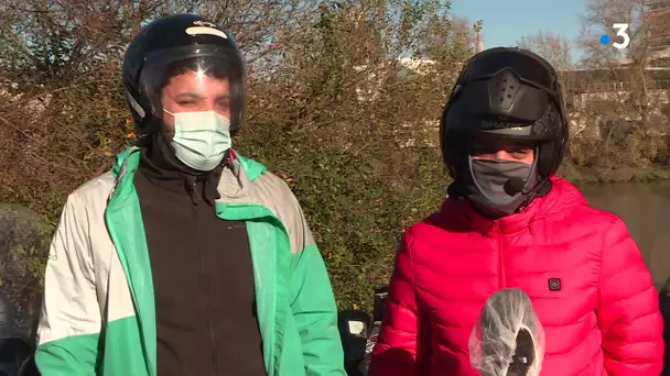 Nantes : les livreurs de repas en scooter se révoltent