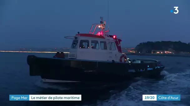 Avec le pilote maritime, à la manœuvre pour faire entrer un navire de 90m dans le port de Nice