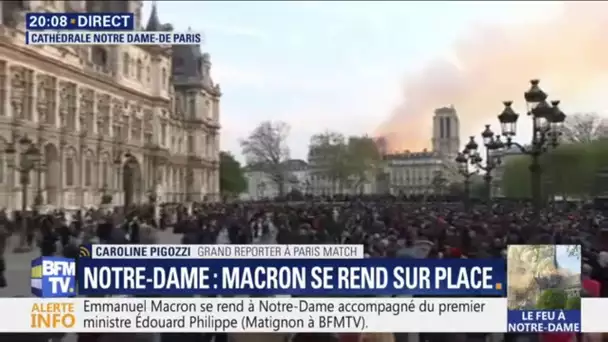La flèche de Notre-Dame en feu s&#039;effondre