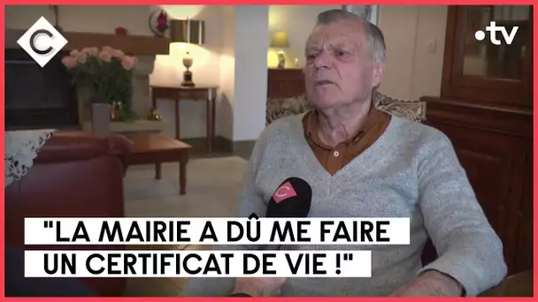 Daniel, 76 ans, déclaré mort par erreur - La Story de Mohamed Bouhafsi - C à Vous - 03/03/2023