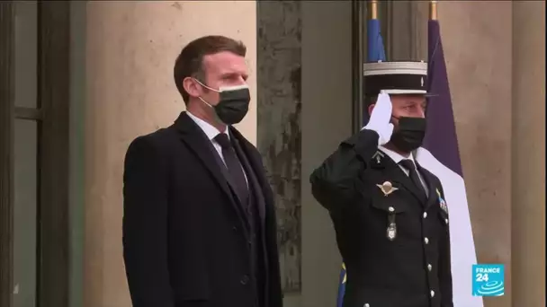 Emmanuel Macron positif au Covid-19 : "test réalisé après les premiers symptômes"