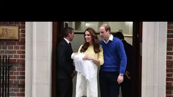Les premières photos du #RoyalBaby avec ses parents William et Kate