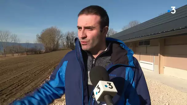 Haute-Savoie : un nouvel élevage de poules en plein air inauguré