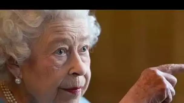 Un expert royal affirme que l'entreprise est "préoccupée" après que Queen ait été testée positive po